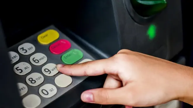 El 52% de las mujeres en América Latina no tiene cuenta bancaria.