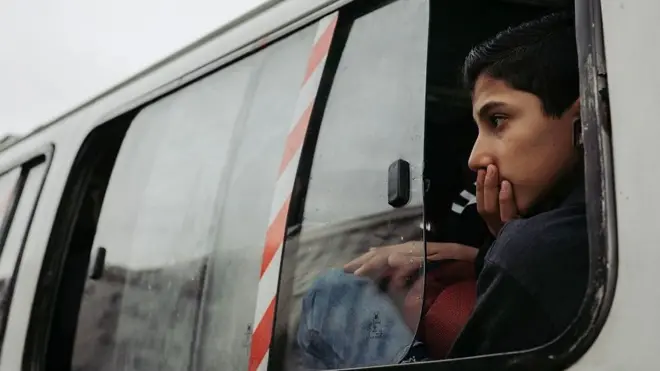 طفل سوري بالمواصلات العامة