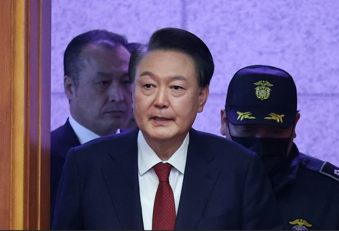 윤석열 대통령이 서울 종로구 헌법재판소에서 열리는 탄핵심판 변론에 출석하고 있다