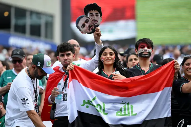 مشجعون لمنتخب العراق قبل مواجهة منتخبهم نظيره الفرنسي ضمن بطولة كأس العالم 2026