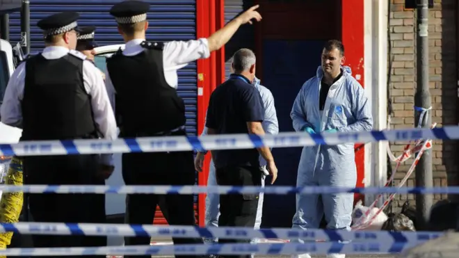 Место происшествия оцеплено, полиция продолжает расследование