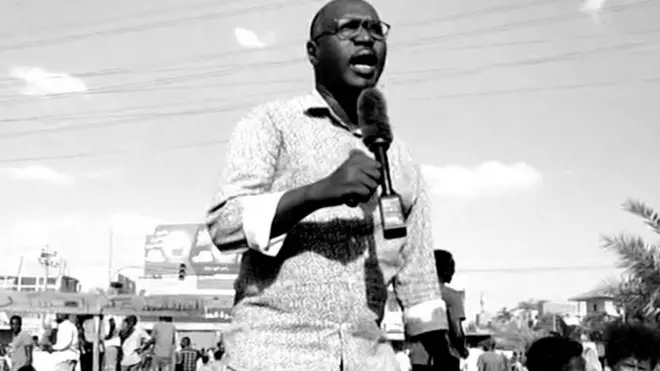 “كنت أكتب الأخبار بخط يدي”