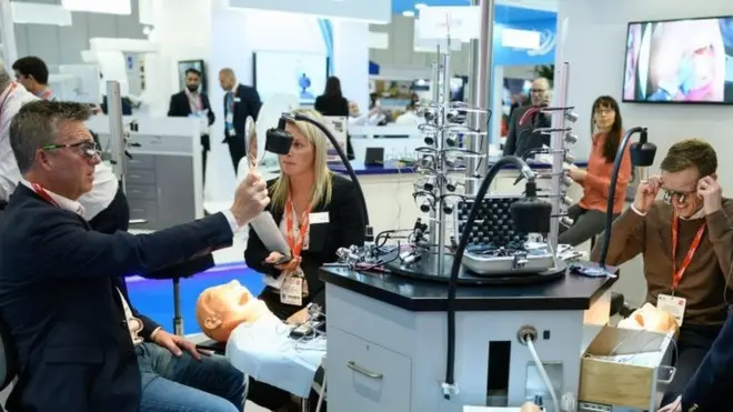 Коомдо чет мамлекеттен келип жаткан дарыгерлер боюнча пикирлер бир кылка эмес