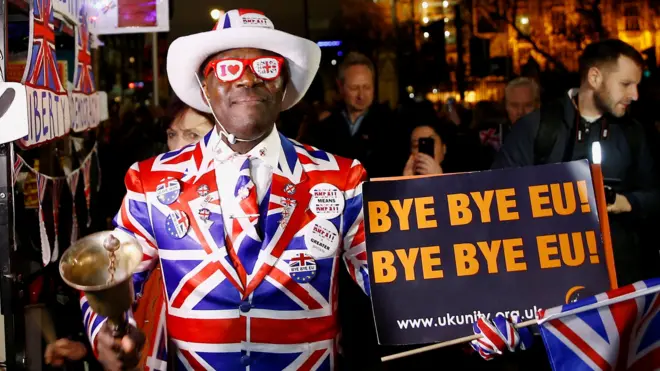 هواداران برگزیت در میدان پارلمان لندن