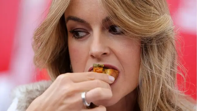 El término "tapa" fue oficialmente reconocido por primera vez en 1939 por la Real Academia de la Lengua.