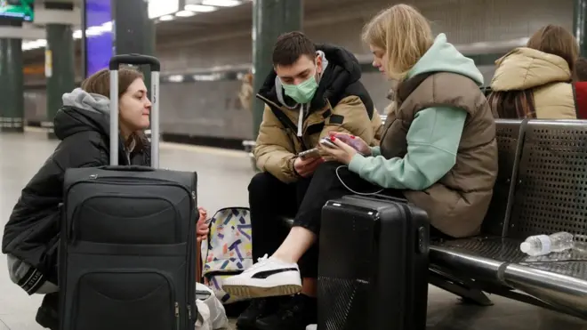 Люди в киевском метро. Четверг, 24 февраля