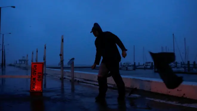 "Харви" обрушился на побережье за час до полуночи