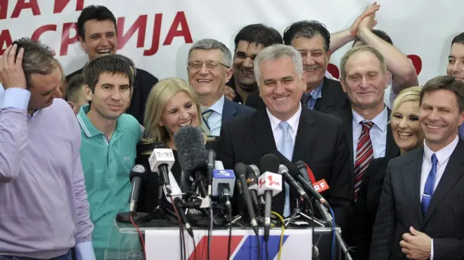 Прва изборна радост напредњака - победа Томислава Николића на председнички изборима 2012. године