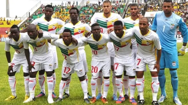 Ce surnom,'' les Écureuils'', remonte aux années 1960 et symbolise un petit pays qui cherche à grimper haut.