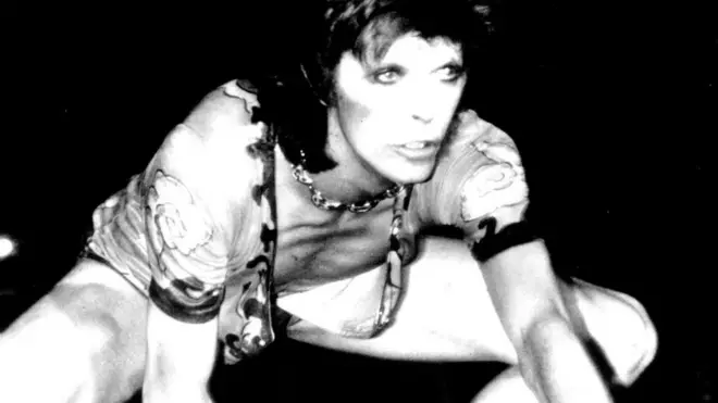 Дэвид Боуи в облике Зигги Стардаста