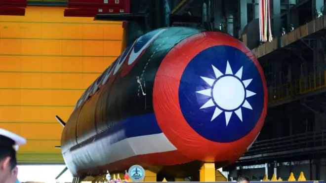 Đài Loan ra mắt tàu ngầm tự sản xuất đầu tiên tại thành phố cảng Cao Hùng