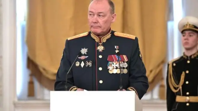 الجنرال ألكسندر دفورنيكوف قائد المنظقة الجنوبية في روسيا