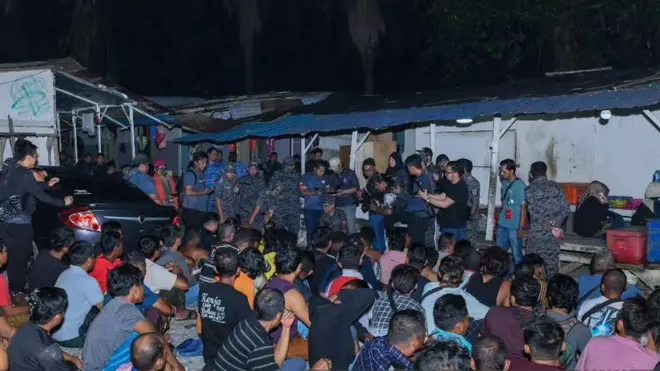 Otoritas Malaysia menemukan perkampungan ilegal yang hampir semua penghuninya adalah warga negara Indonesia (WNI) di Shah Alam, Selangor. Dalam penggerebekan yang dilakukan pada Minggu (18/2).