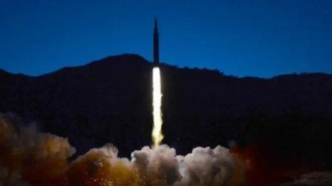 북한이 태양절까지 ICBM을 발사할 것이라는 전망이 나온다