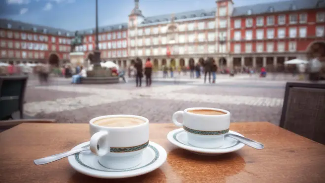 Café na Plaza Mayor, em Madri