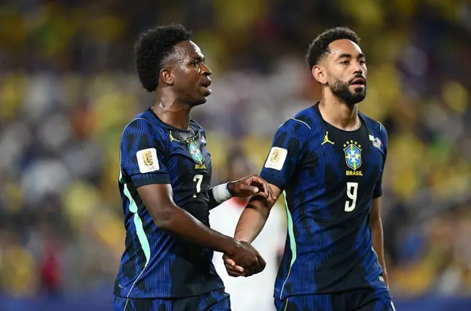 Vini Jr e Matheus Cunha
