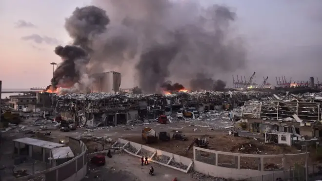 يعد الانفجار هو الأعنف الذي يضرب بيروت منذ عقود