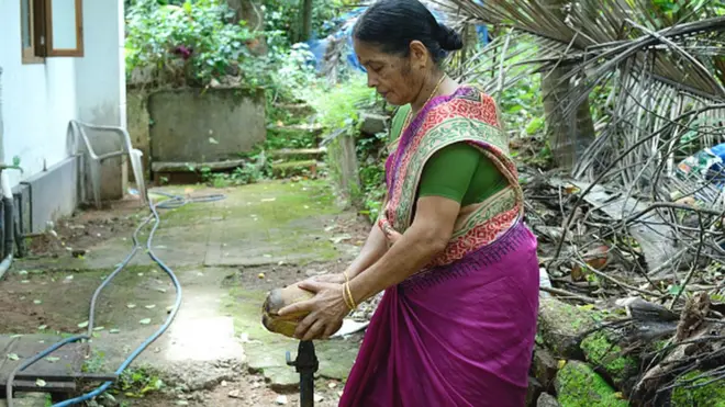 కొబ్బరి ఒలుపు