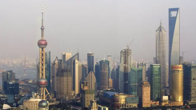 Китайские власти надеются привлечь в страну иностранных специалистов