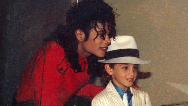 Майкл Джексон и Уэйд Робсон (фото 1990-х)