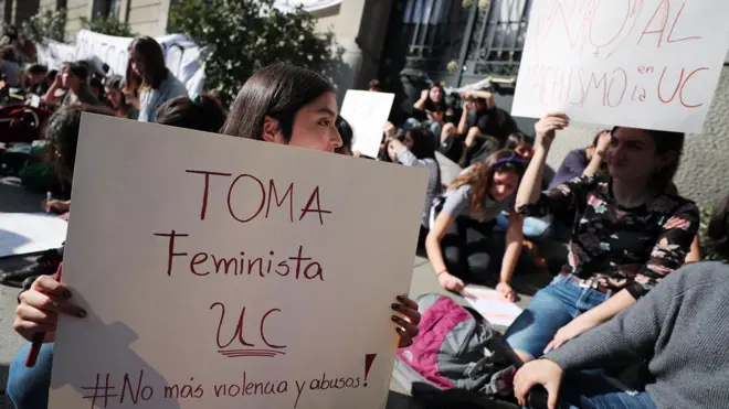 Las tomas feminitas de entidades educativas llevan meses en todo Chile.