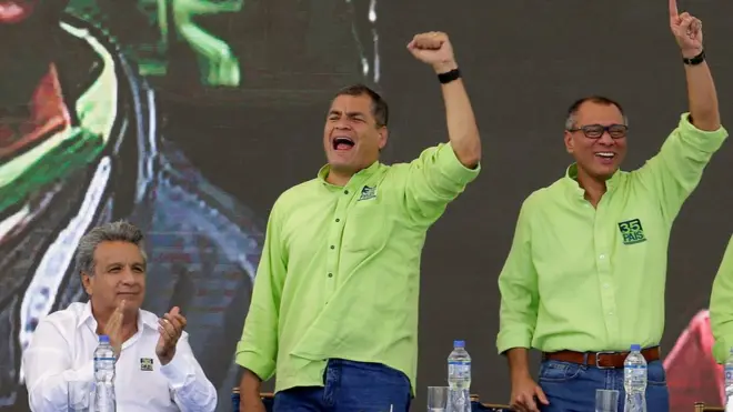 Rafael Correa no buscará un nuevo mandato al frente de Ecuador. El candidato de su partido es Lenin Moreno (izquierda).