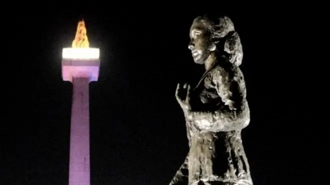 Patung Kartini di Jakarta. Kartini merupakan pahlawan emansipasi perempuan Indonesia.