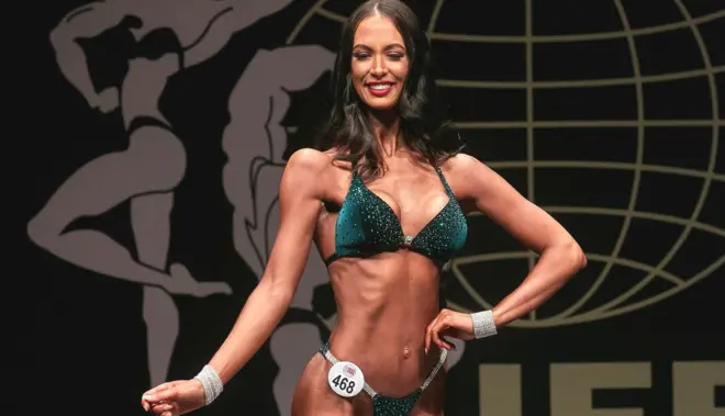 보디빌딩 대회에 출전한 아델