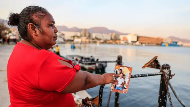 Rosário Campos no calçadão, segurando fotomelhor site de aposta esportiva 2024familiares