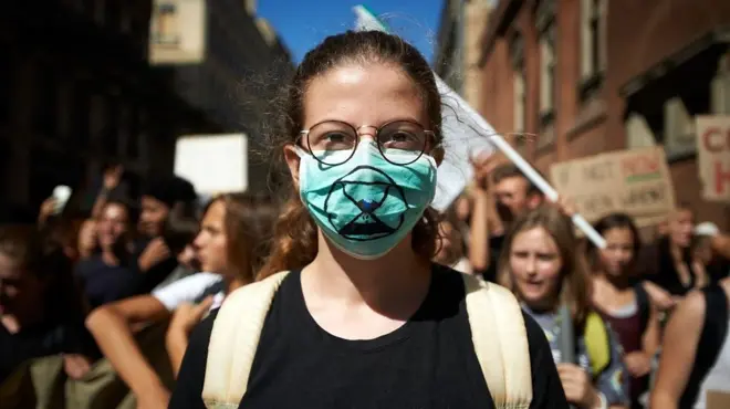 ما هي حركة " التمرد ضد الانقراض"؟