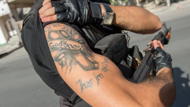 Члены группы "Сасна црер" уже десять дней удерживают полицейский участок в Ереване