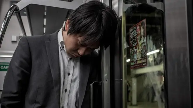 Kematian karena terlalu banyak bekerja begitu lazim di Jepang sehingga mereka memiliki kata untuk itu: Karoshi