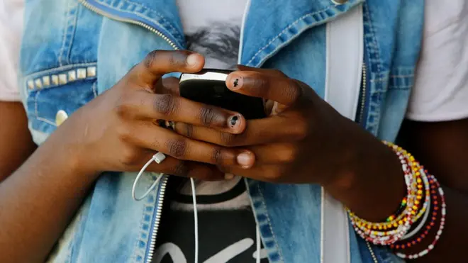 Shamarree mobaayila tuttuqaa jirtu