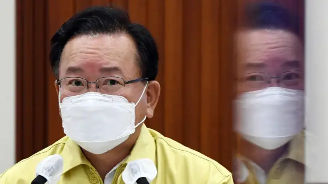 김부겸 국무총리는 이날 3단계 지원방안을 발표했다.