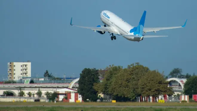 "Победа" не согласна с обвинениями в задержке своих рейсов