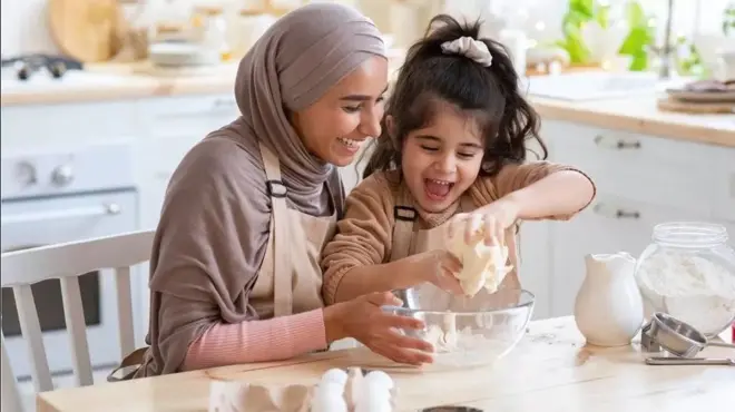 يحتفل العالم العربي في الحادي والعشرين من مارس آذار بعيد الأم