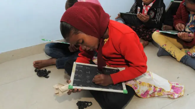 શિક્ષણ પાછળ ખર્ચેલા પૈસા એક પ્રકારનું મૂડી રોકાણ