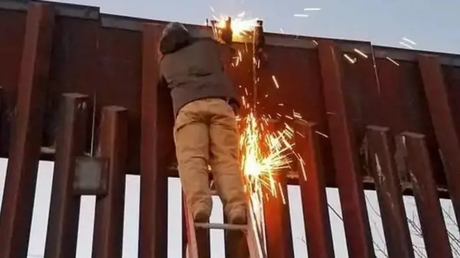 Mancınığın parmaklıklara kaynaklandığı bildiriliyor