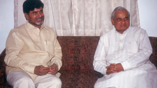 వాజ్‌పేయితో చంద్రబాబునాయుడు