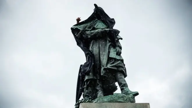 مجسمه مارشال گالینی