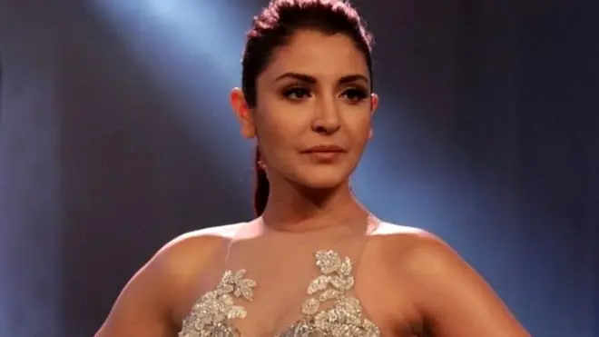 سوشل میڈیا پر انوشکا کو کئی بھی بار ٹرول کیا گیا ہے