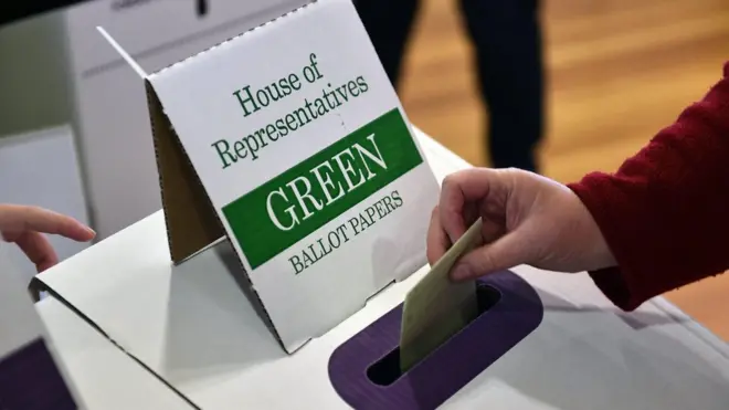 Основными темами предвыборной кампании стали вопросы экономики, здравоохранения, иммиграции и однополых браков