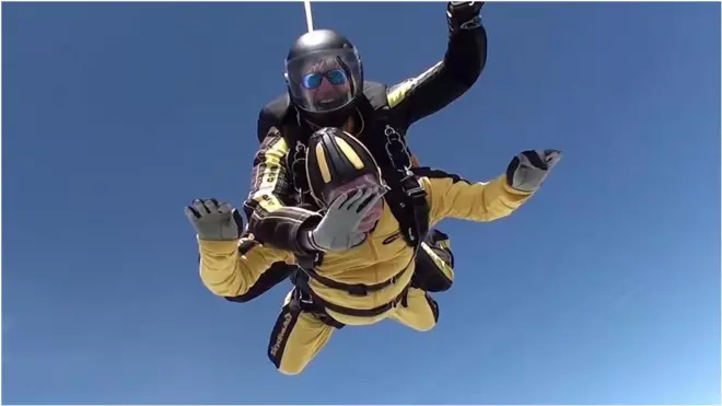 парашутисти