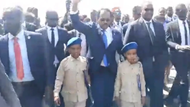 Madaxweyne Farmaajo ayaa maanta si weyn loogu soo dhaweeyay Garoowe
