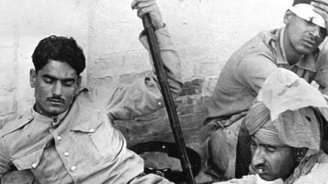 विभाजन के बाद के दंगों में घायल हुए पुलिस अधिकारियों की फाइल फोटो