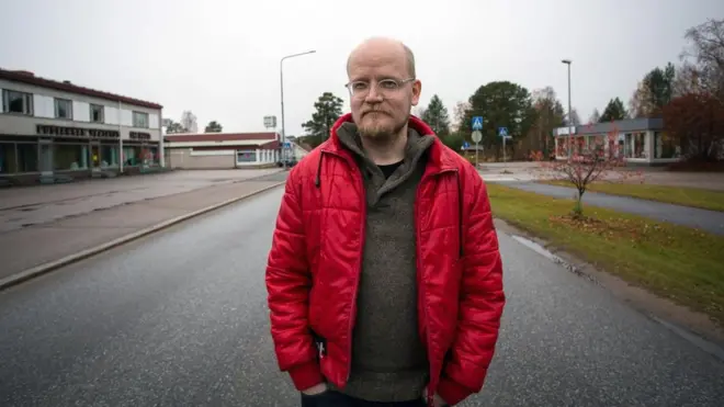 يشغل تومي رايالا وظيفة المدير التنفيذي لرابطة بولانكا للمتشائمين