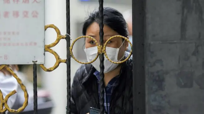 Život pod strogim karantinom u Šangaju