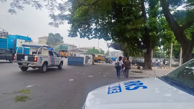 awọn ọlọpaa ikọ rapid response nibi iṣẹlẹ naa