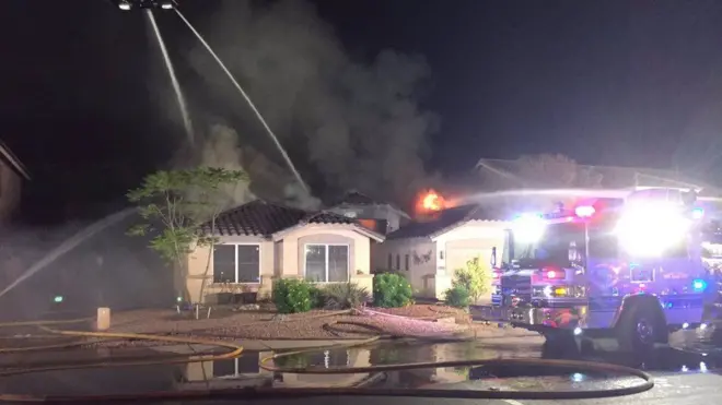 Ndege yaangukia nyumba nchini Marekani