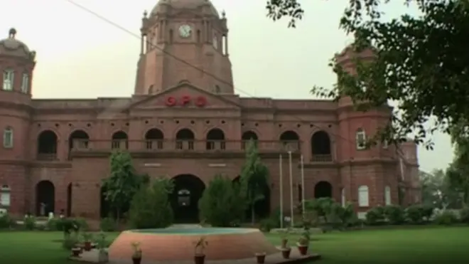 عدالتی حکم کے مطابق ٹرین کی رفتار کو تاریخی عمارات کے قریب سے گزرتے ہوئے آثارِ قدیمہ کی تجاویز کے مطابق کم کیا جائے گا